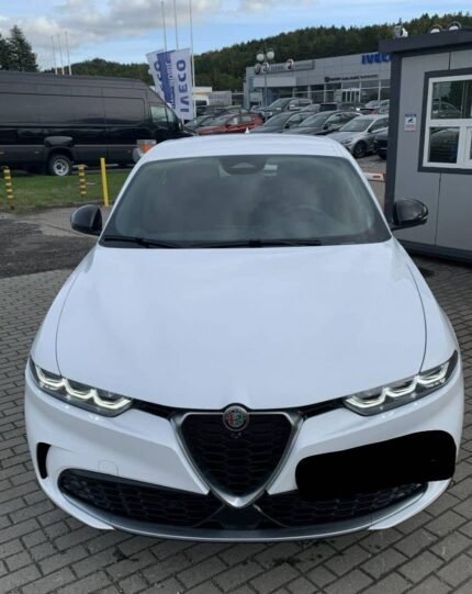 Prix : 18000€  Alfa Romeo Tonale , 1.6 JTD 130 CH . année : 2023 , kilométrage : 9890 km , diesel , automatique