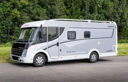 Prix : 18000€  FIAT 3.0 157 CH Dethleffs , année : 2010 , kilométrage : 80000 Km , diesel , manuelle , 4 places , 4 couchages , lit français et escamotable, permis b , panneaux solaires , porte vélos , panneaux solaires, 