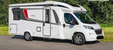 Prix : 27000€ ! Double salon   FIAT 2.3 150 CH Bürstner LYSEO , année : 2017 , automatique, diesel, kilométrage : 35000 Km , 4 places , 4 couchages , permis B , vous pouvez aussi l’enregistrer en permis C , porte vélo , test d’étanchéité ok 