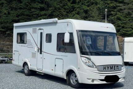 Prix : 24000€  FIAT 3.0 160 CH Hymer B598 , année : 2011 , kilométrage : 84300 Km , automatique. Diesel , 4 places , 4 couchages, panneaux solaires, porte vélo , lit centrale , douche séparée 