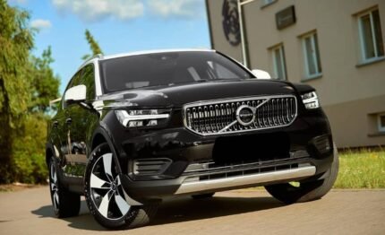 Prix : 14500€  Volvo XC 40 D4 AWD Momentum (Intro Edition) , année : 2018 , kilométrage : 98300 Km , diesel , automatique, 