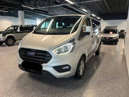 rix : 15000€  Ford Transit Custom  2.0TDCi 131 CH L2 9-PLACES ATTELAGE , année : 2018 , diesel ,manuelle , kilométrage : 65900 Km