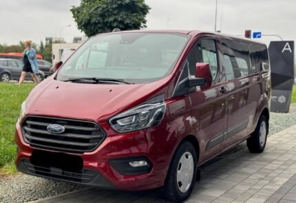 Prix : 15500€  Ford Transit Custom , automatique , diesel , 9 places ,   Année de production : 2021  Cylindrée/puissance : 1995 cm3, 130 CV   Kilométrage : 81 485 km