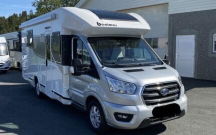 Prix : 48000€ ! 1000 Km   FORD 2.0 170 CH Benimar Tessoro , année: 2022 , kilométrage : 1000 km , automatique, diesel. 4 places , 4 couchages , permis B , panneaux solaires, lit centrale 