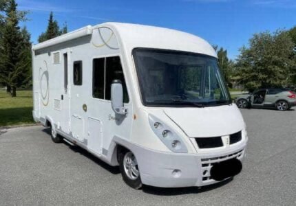 Prix : 15000€  FIAT 3.0 157 CH DUCATO Bavaria , année : 2009 , kilométrage : 90.000 Km , 4 places , 4 couchages , permis B , panneaux solaires , porte vélo , 