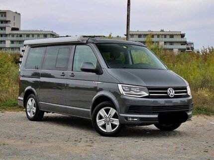Prix :17500€  Volkswagen California 2.0 150 CH , année : 2017 , automatique, diesel , 5 places , 5 couchages , panneaux solaires, porte vélo , 98500 km