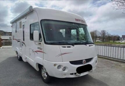 Prix : 12500€  FIAT 2.8 145 ch intégral Rapido 983F , année : 2005 , manuelle , diesel , kilométrage; 168000 km, 4 places , 4 couchages, permis B , panneaux solaires