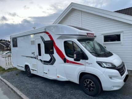 Prix : 25000€ ! 5 places ,  FIAT 2.3 131 CH Challenger 387 GA Special Edition , année : 2018 , kilométrage : 92000 Km , diesel , manuelle , 5 places , 5 gouaches , permis B , panneaux solaires , porte vélo , test d’étanchéité ok