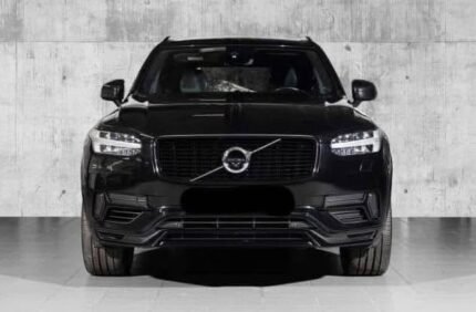 Prix : 22000€ ! 7 places   Volvo XC90 T8 AWD 2.0 407 CH R-Design B&W, Luftfjæring, Chrome Delete | automatique, essence + électrique ( hybride) , année : 2018 , kilométrage : 93750 km