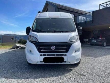 Prix : 20000€  Fiat 2.3 130 CH Challenger Vany V217 attelage de remorque/ année : 2017 , kilométrage : 62000 Km , 4 places , 4 couchages , panneaux solaires , 
