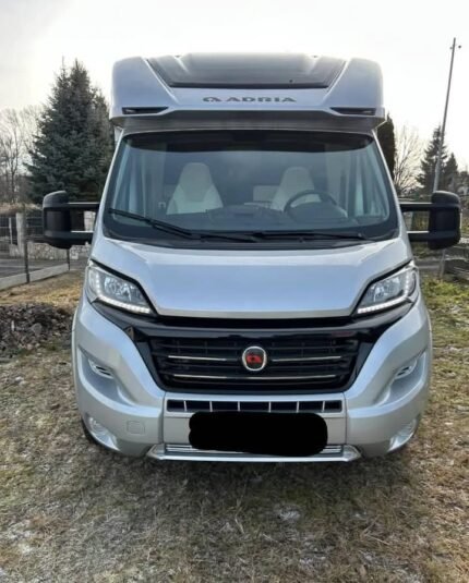 Prix : 35000€   Fiat 2.3 160CH Adria Coral Supreme 670 , année : 2021, kilométrage : 13 843 km , diesel , manuelle , 4 places , 4 couchages, 3 500 kg , permis B , panneau solaire , test d’étanchéité ok