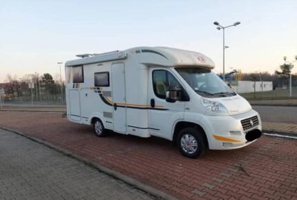 Prix : 17000€   Fiat 2.3 130CH Adria SUN LIVING , année : 2013, kilométrage : 49 000 km , diesel , manuelle , 4 places , 4 couchages, 3 500 kg , permis B , panneau solaire , porte vélo , test d’étanchéité ok, 