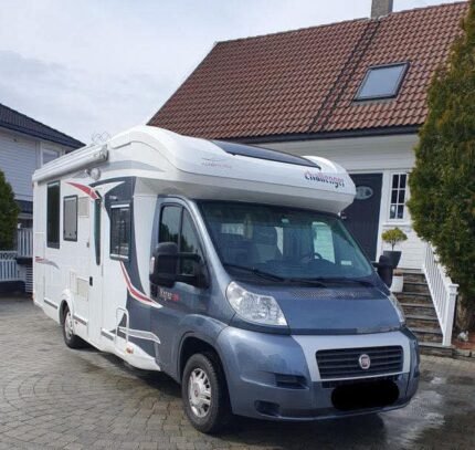 Prix : 18000€ ! Lit centrale   FIAT 2.3 150 CH Challenger Mageo 119 , kilométrage : 45000 KM , 4 places , 4 couchages , permis B , panneaux solaires , test d’étanchéité ok 