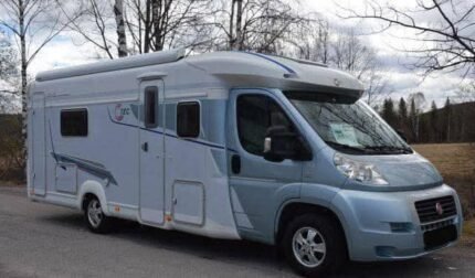Prix : 15000€  FIAT 2.3 130 CH Tec Rotec , kilométrage : 99.000 Km , année: 2009 , 4 places , 4 couchages , diesel , manuelle , panneaux solaires
