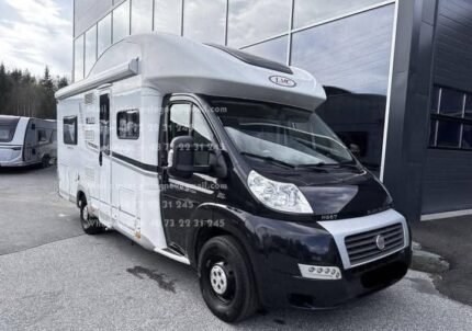 Prix : 22000€   Fiat 2.3 150CH LMC H667 Black Selection, année : 2015, kilométrage : 115 000 km , Diesel, Automatique , 4 places , 4 couchages , 3 500 kg , permis B, panneau solaire , porte vélos , test d’étanchéité ok