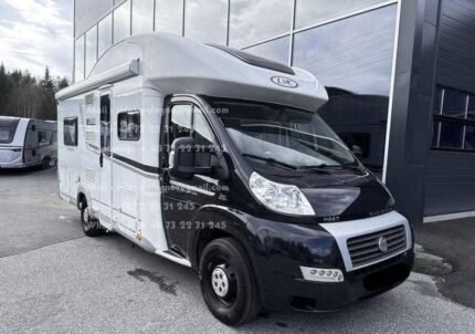 Prix : 22000€  Fiat 2.3 150CH LMC H667 Black Selection, année : 2015, kilométrage : 115 000 km , Diesel, Automatique , 4 places , 4 couchages , 3 500 kg , permis B, panneau solaire , porte vélos , test d’étanchéité OK