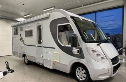 Prix : 15000€  RENAULT 2.5 145 CH Adria ADRIATIK VISION, année : 2010 , manuelle , 112.000 Km certifié , 4 places , 4 couchages , permis B , panneaux solaires