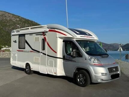 Prix : 18000€  Fiat Ducato 2.3 130 CH Rimor Silver Line, 2013 ,5 places , 5 couchages, 79 800 km certifié. Panneaux solaires , permis B