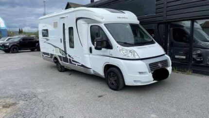 Prix : 14000€   Fiat 2.3 130CH Hobby EXLUSIVE 650 , année : 2009, kilométrage : 86 984 km , Manuelle , diesel , 4 places , 4 couchages ,3 500 kg , permis B , panneau solaire , porte vélo , test d’étanchéité ok