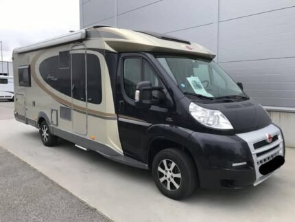 Prix : 18000€  FIAT 2.3 131 CH Bürstner Nexxo Moonlight T729, année : 2013 , kilométrage : 27000 Km ( presque neuf ) , 4 places , 4 couchages , panneaux solaires , test d’étanchéité ok