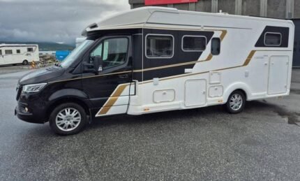 PRIX : 62000€ 😍! FIAT EURA MOBIL CONTURA 766 EF – LUXE, CONFORT ET PERFORMANCE SUR CHÂSSIS MERCEDES-BENZ !  📅 Année : 2022 🔧 Kilométrage : 34 000 km ⚙️ Boîte automatique 🔋 Diesel – 170 ch
