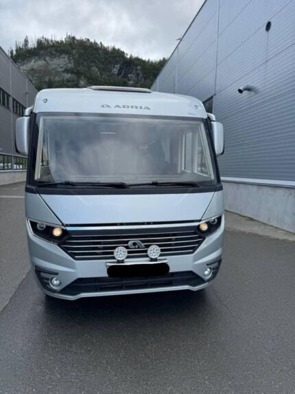 Prix : 42000€ , FIAT ADRIA SONIC SUPREME I 810 SC – 2018 – 59.186 km – 176 CH – 4 PLACES – INTÉGRAL PREMIUM