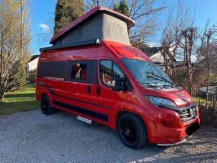 Prix : 25000€ Hymer Free 600 – 2.3L 180 ch – Automatique – 2018 – 79 830 km – 4 couchages – Panneaux solaires – Rouge Tiziano