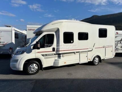 Prix : 27000€ , Adria Matrix M600 SC – 2019 | 163 ch | Lit central + Lit de pavillon électrique | 22 100 km | Ultra équipée